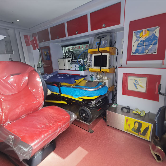 西宁出租私人救护车联系电话