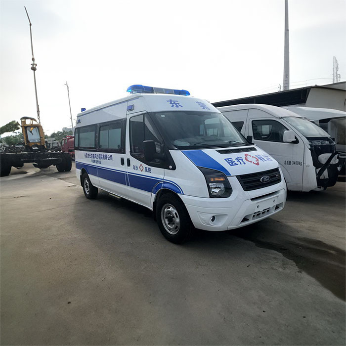 西宁出租救护车联系电话