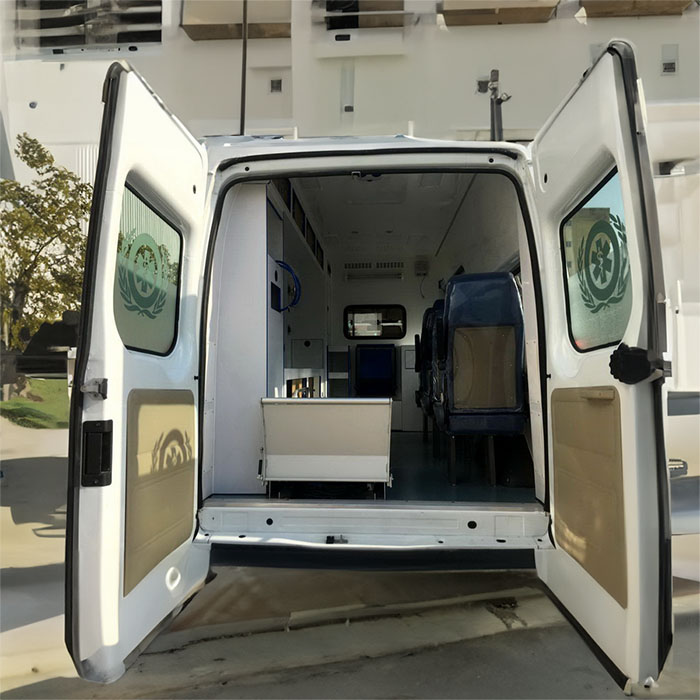 西宁私人救护车租赁收费