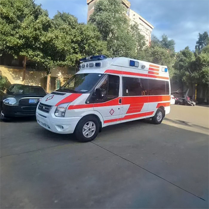 西宁私人救护车出租联系电话