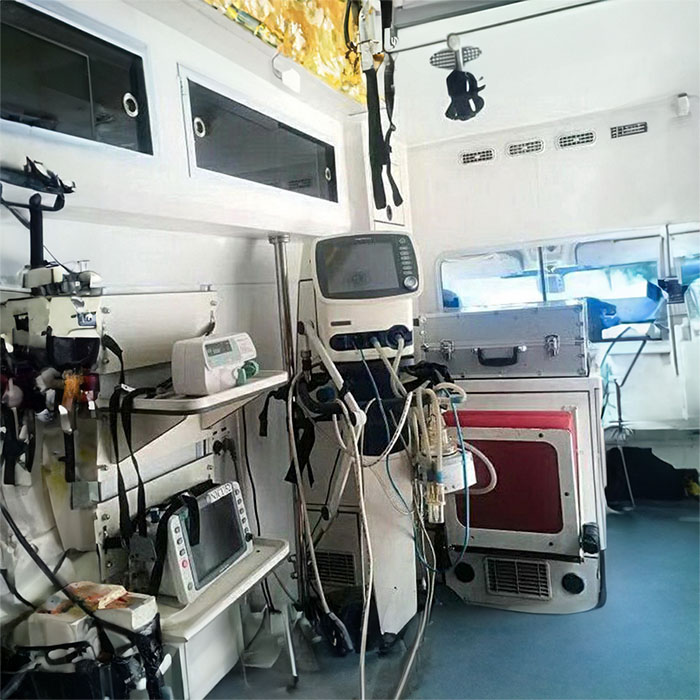 西宁出租私人救护车联系电话