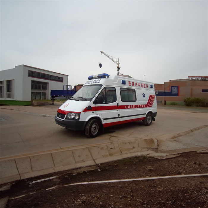 西宁租赁救护车电话号码