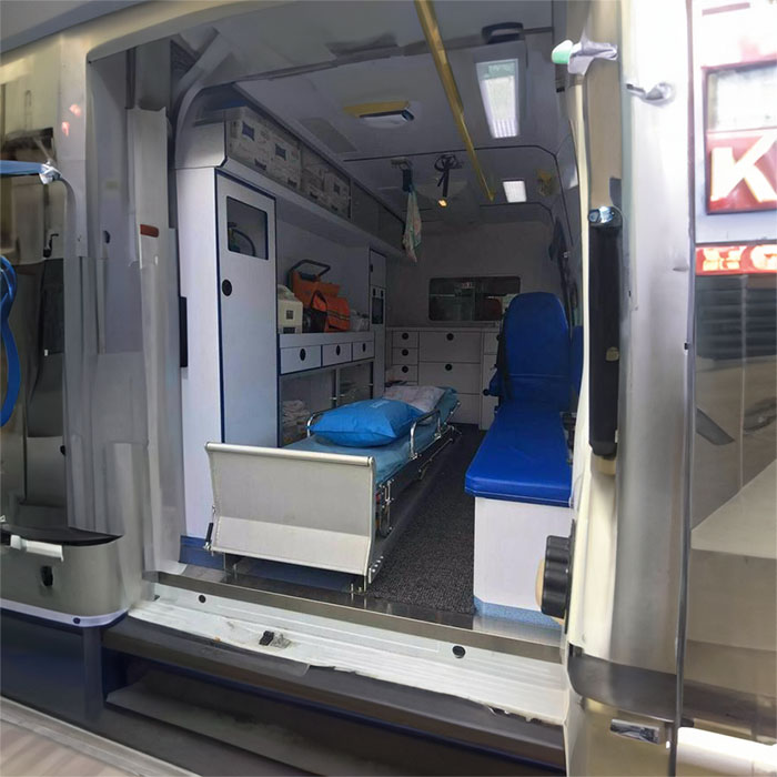 西宁救护车租车费用