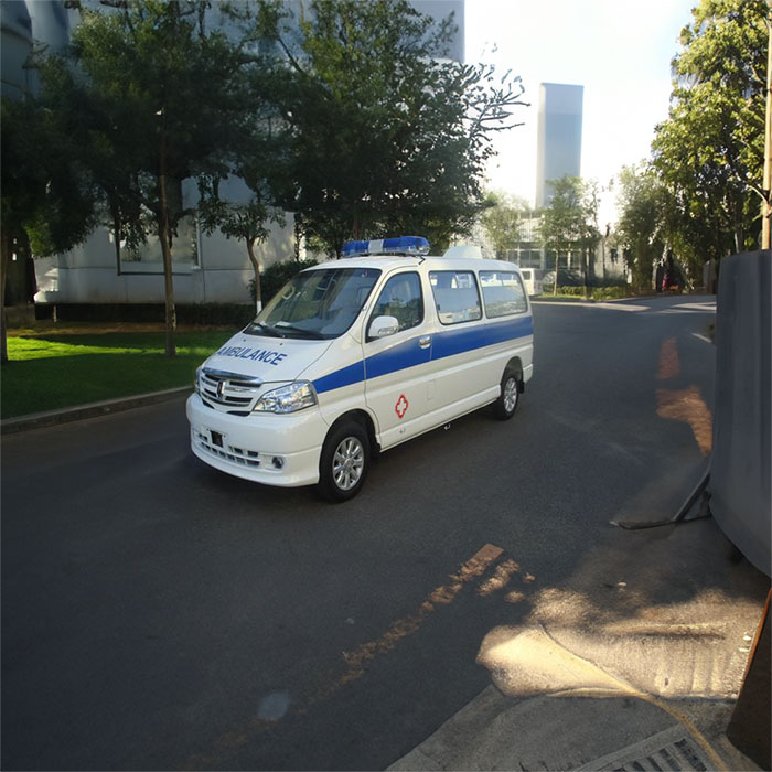 西宁私人救护车出租联系电话