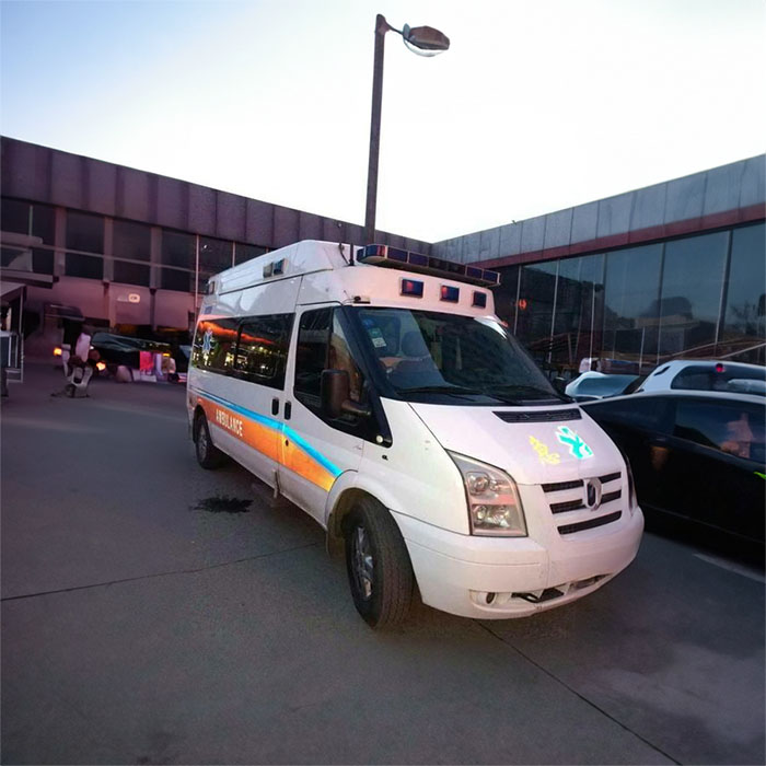 西宁私人救护车租赁多少钱