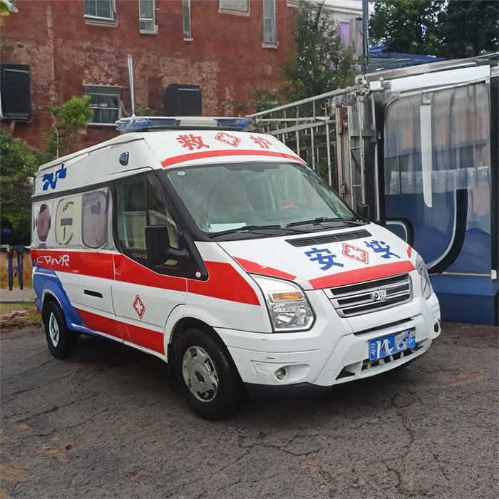 西宁私人救护车租赁多少钱