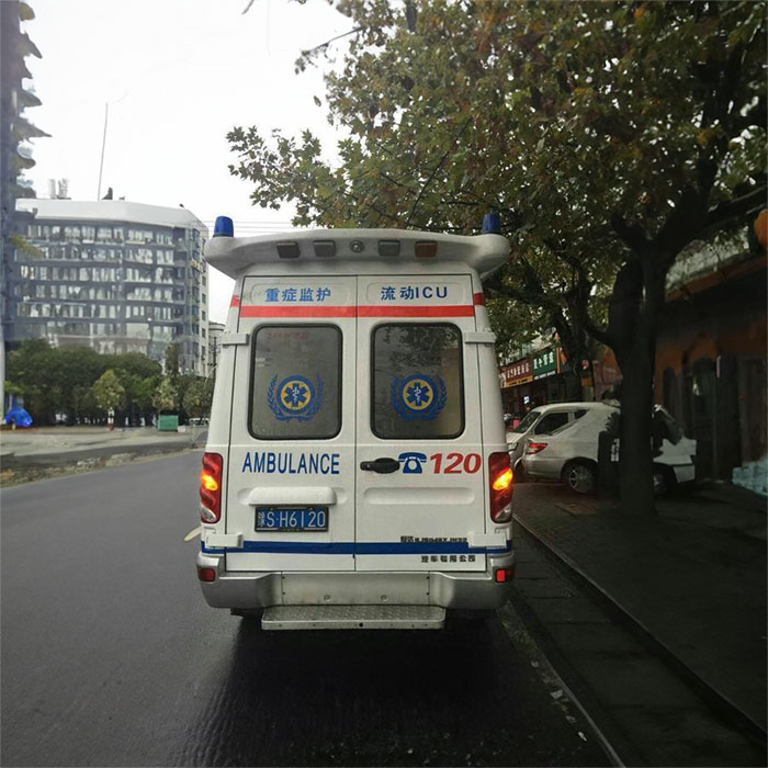 西宁救护车租赁联系方式