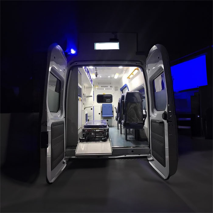 西宁救护车租车费用