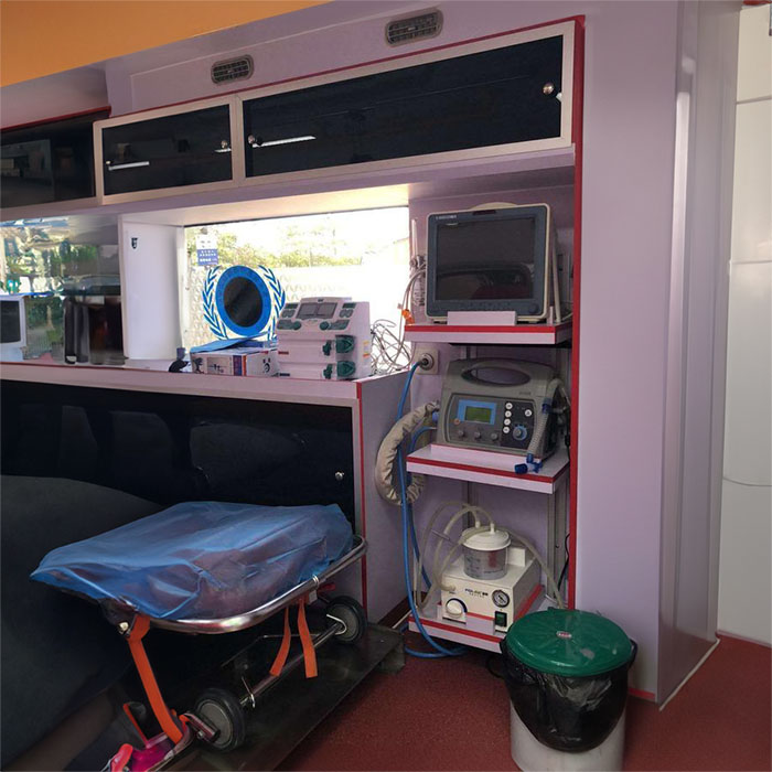 西宁救护车出租联系电话