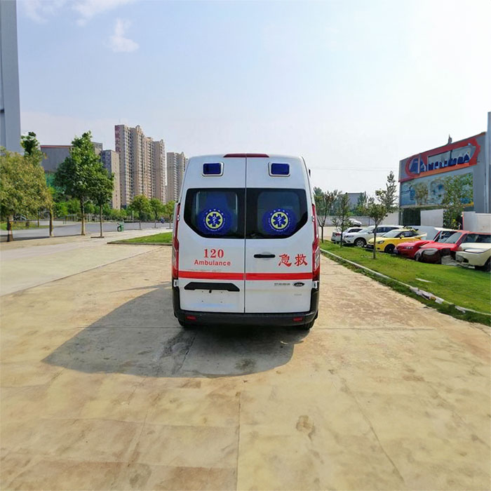 西宁出租私人救护车联系电话