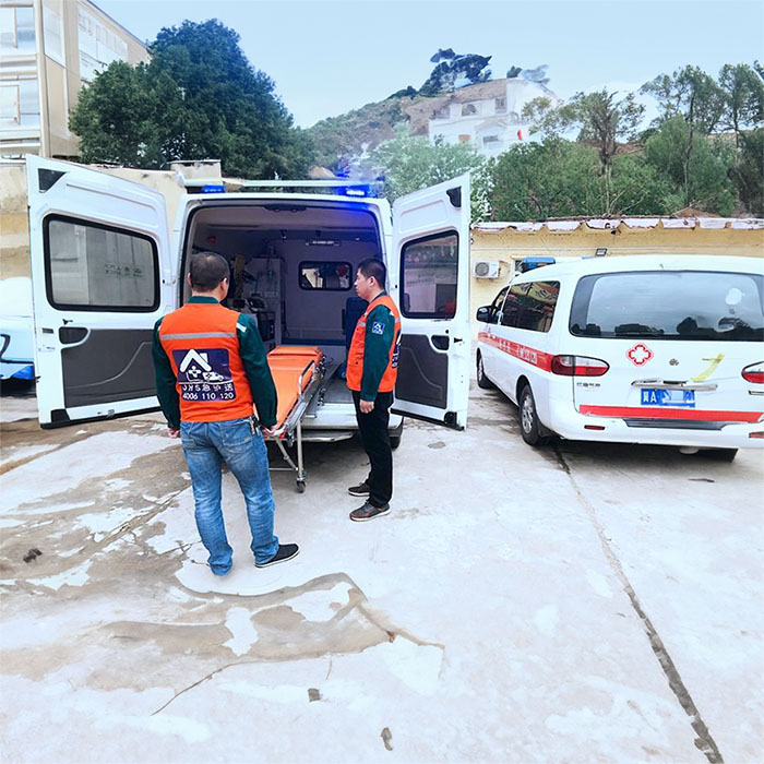 西宁私人救护车租车收费