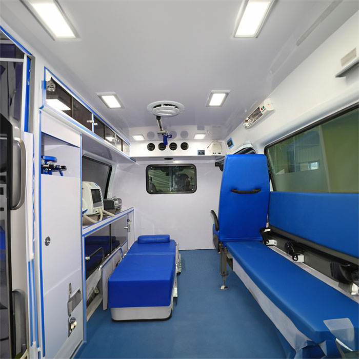 西宁私人救护车出租多少钱