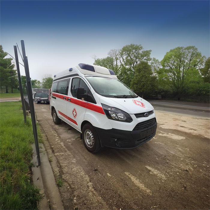 西宁救护车出租联系电话