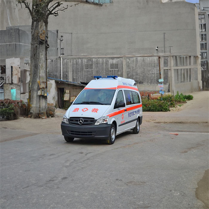 西宁私人救护车出租费用