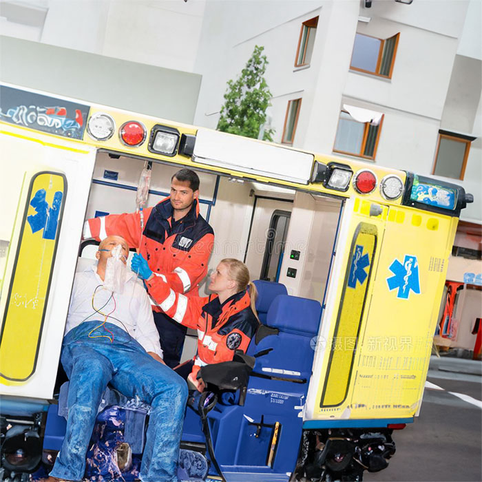 西宁救护车租赁电话