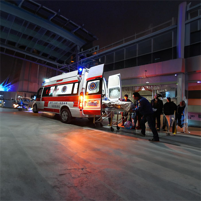 西宁私人救护车租赁收费标准