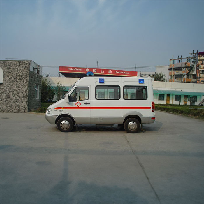 西宁租赁私人救护车联系电话