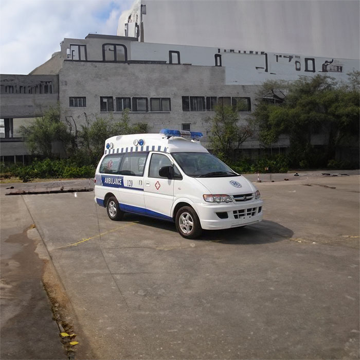 西宁急救车出租联系电话