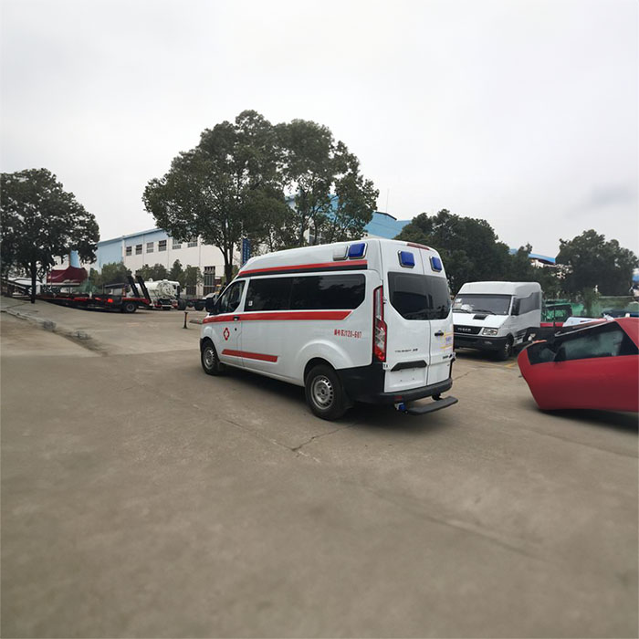 西宁私人救护车租车电话