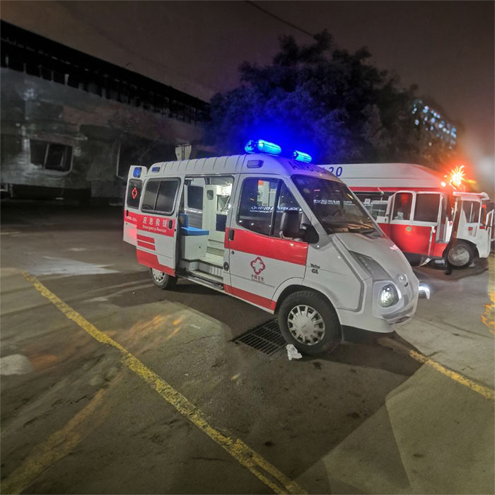 西宁私人救护车租赁联系方式