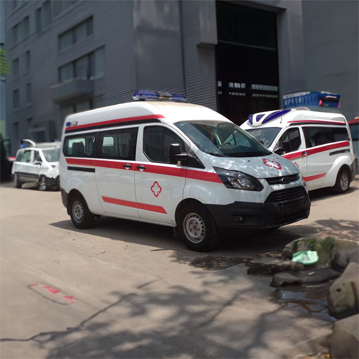 西宁租赁救护车电话号码