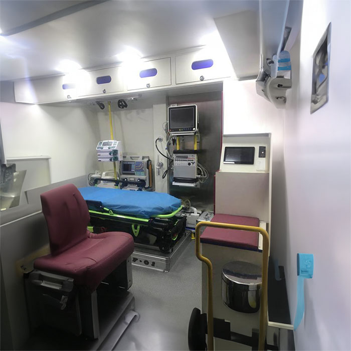 西宁私人救护车租赁多少钱