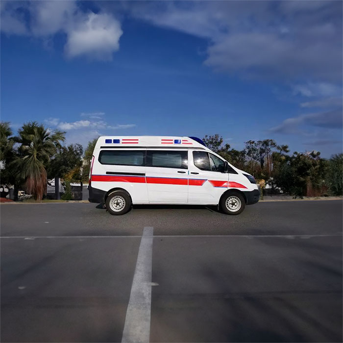 西宁私人救护车租车多少钱