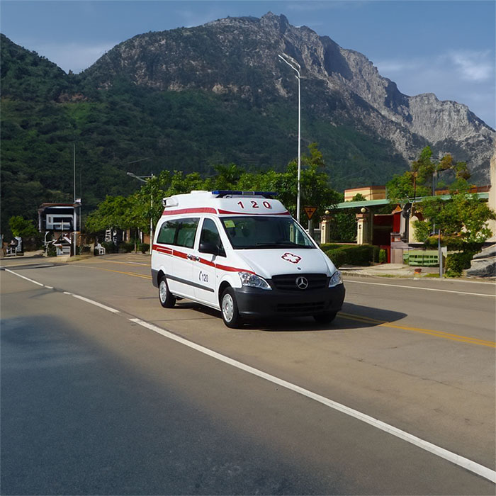 西宁出租急救车电话号码