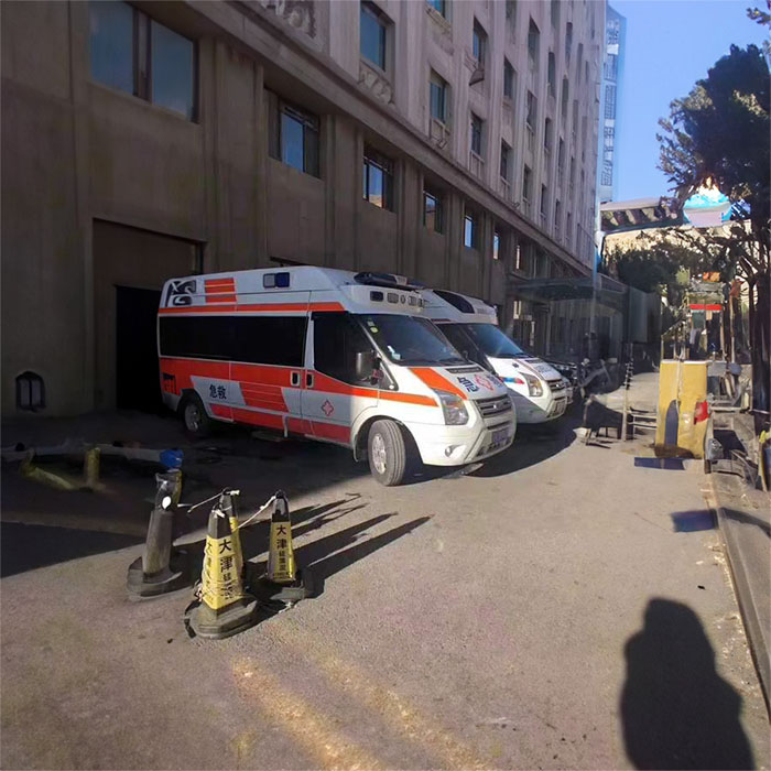 西宁出租私人救护车联系电话