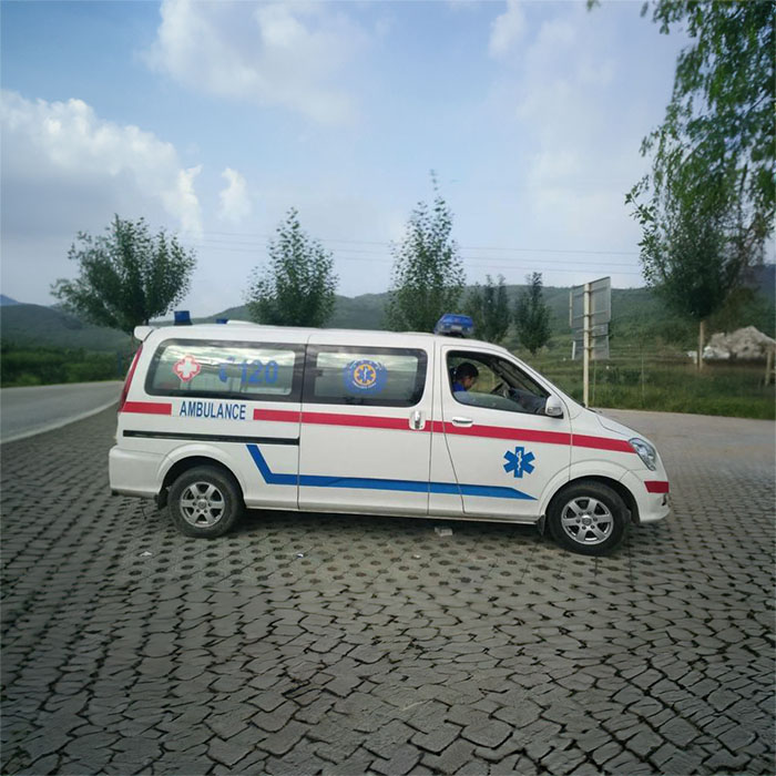 西宁私人救护车租赁费用