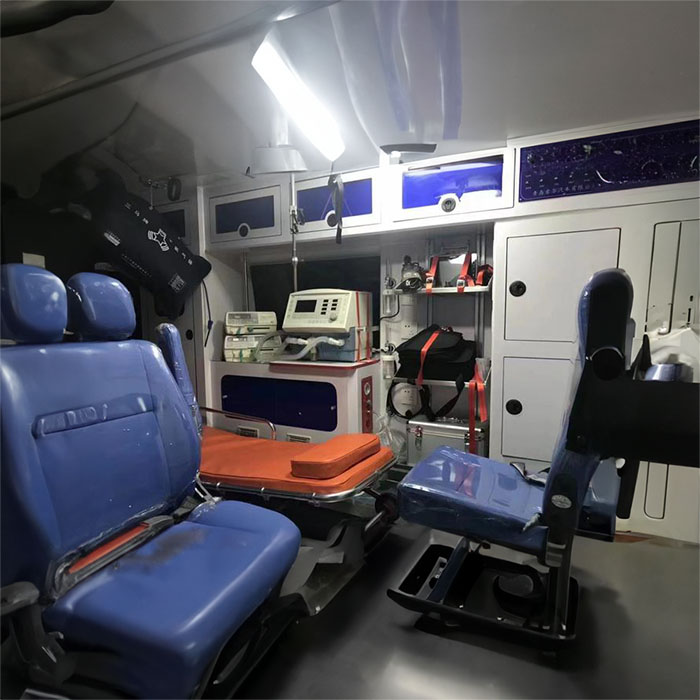 西宁救护车出租联系电话