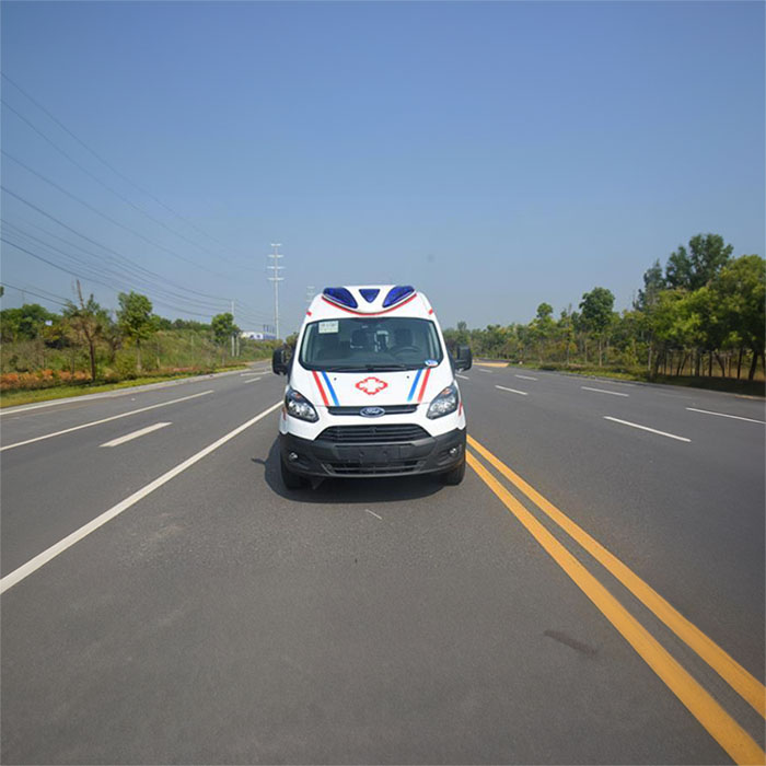 西宁私人救护车租赁收费标准