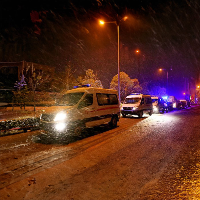 西宁租赁私人救护车联系方式