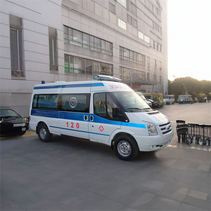 西宁租赁私人救护车电话