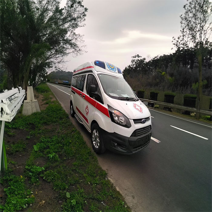 西宁私人救护车租车联系方式