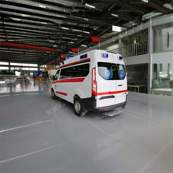 西宁租赁救护车电话号码