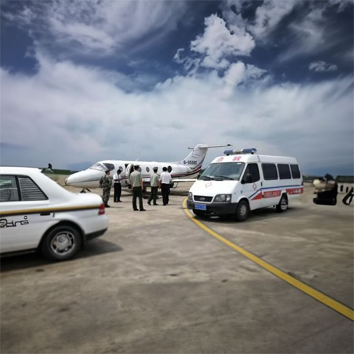 西宁租赁私人救护车