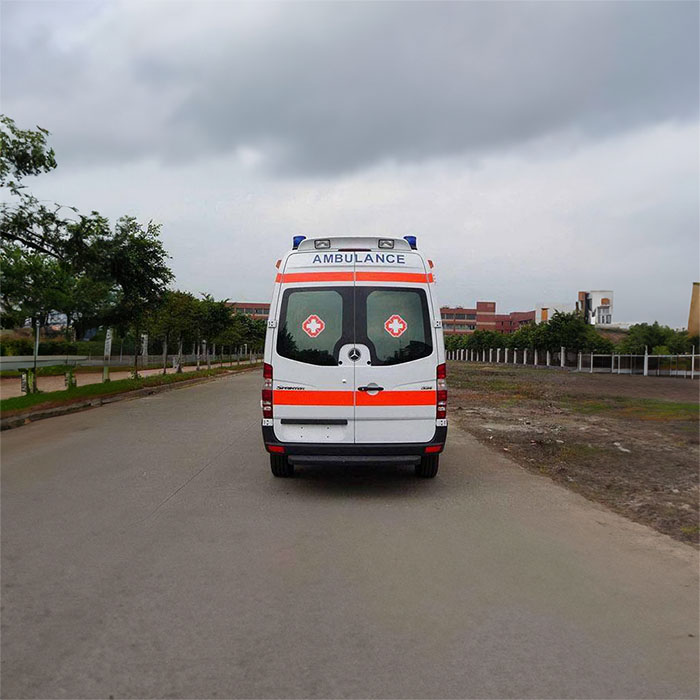 西宁租赁私人救护车电话