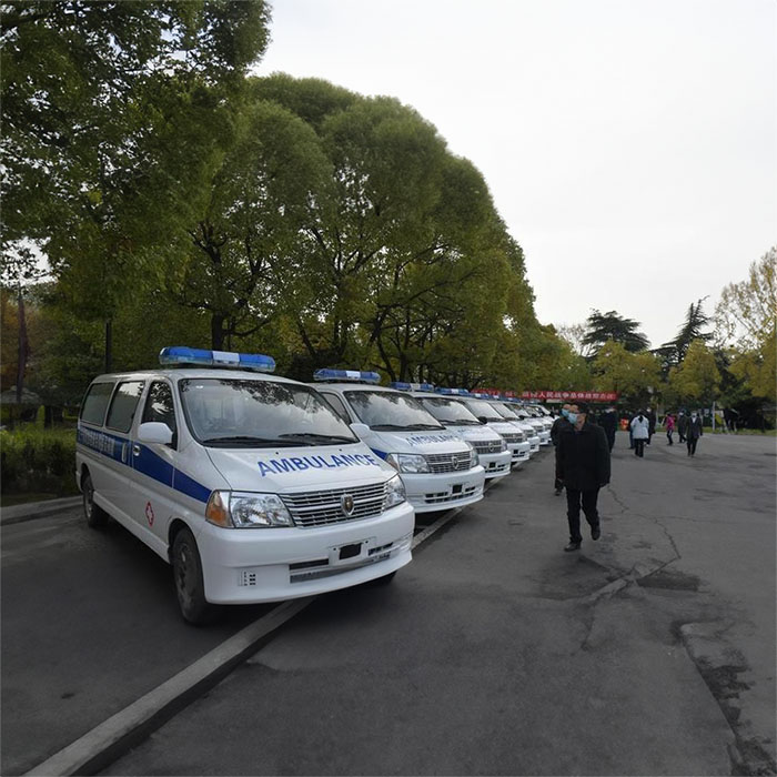 西宁私人救护车出租收费