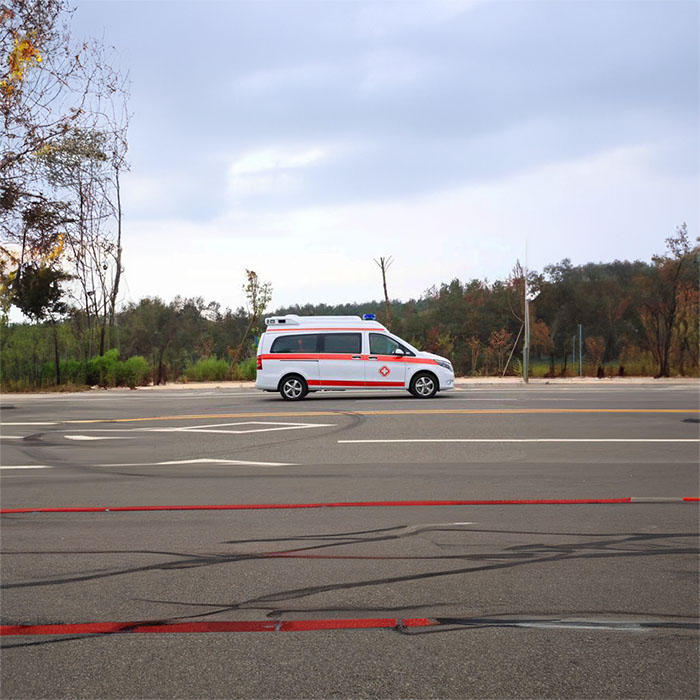 西宁出租私人救护车联系电话