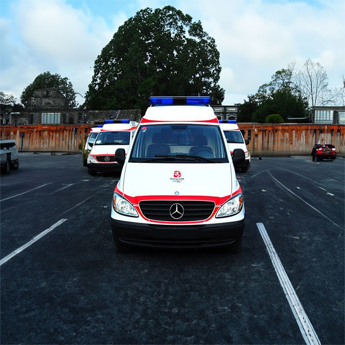 西宁出租救护车联系电话