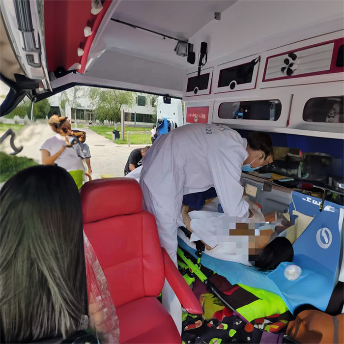 西宁租赁救护车联系方式