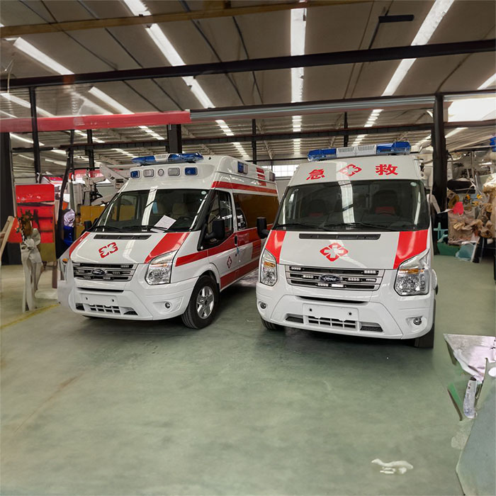 西宁私人救护车出租多少钱