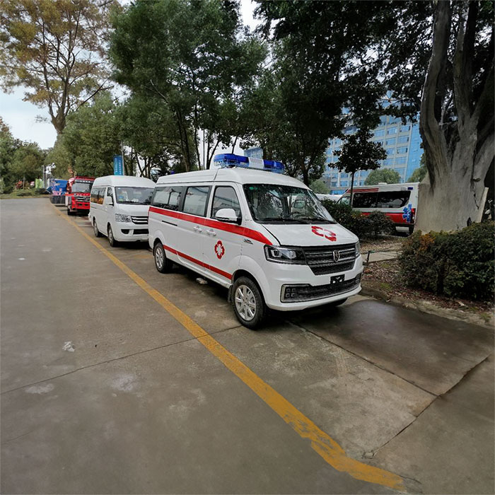 西宁私人救护车出租收费