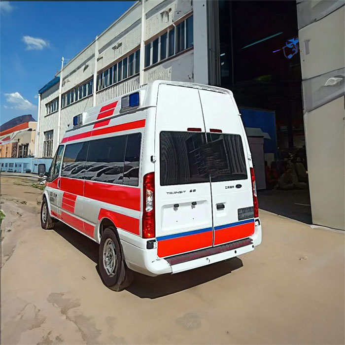 西宁私人救护车出租多少钱