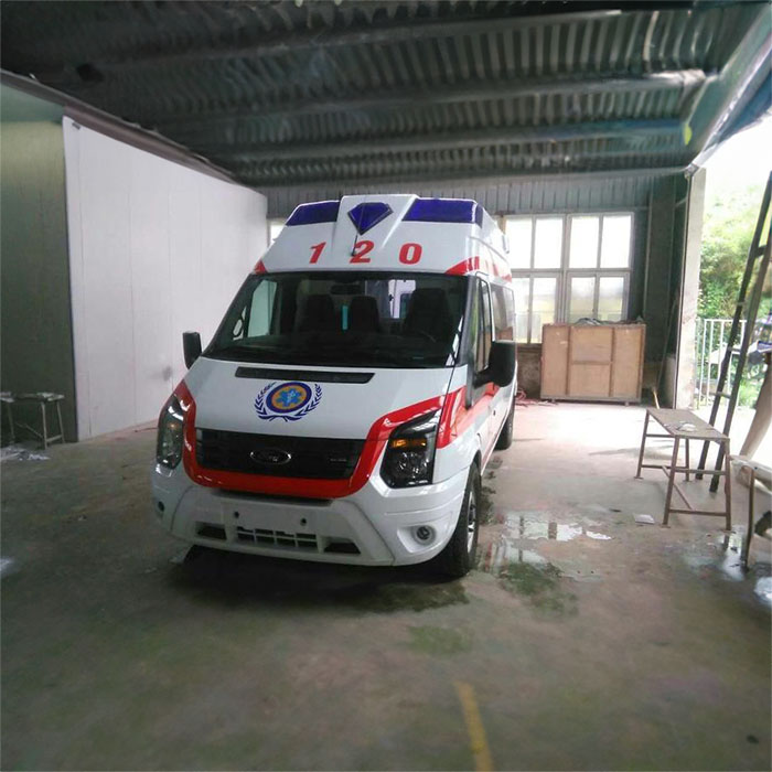 西宁私人救护车租车多少钱