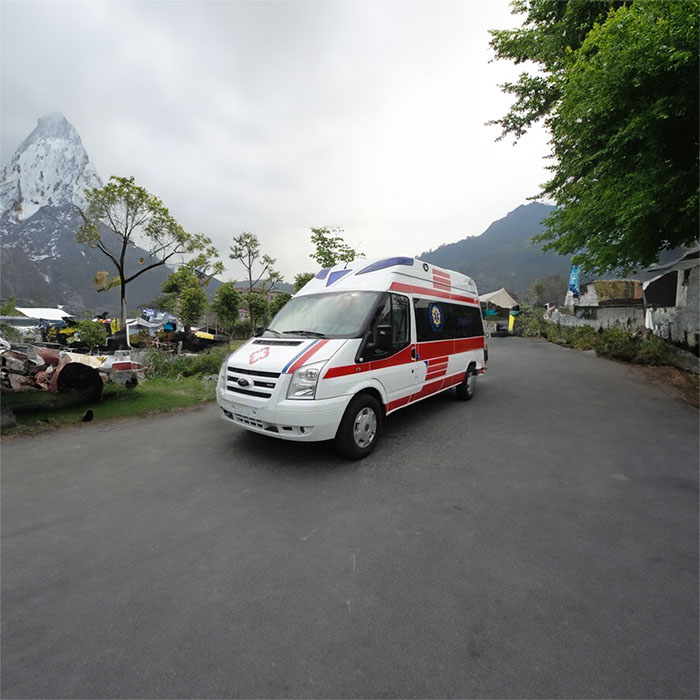 西宁急救车出租联系电话