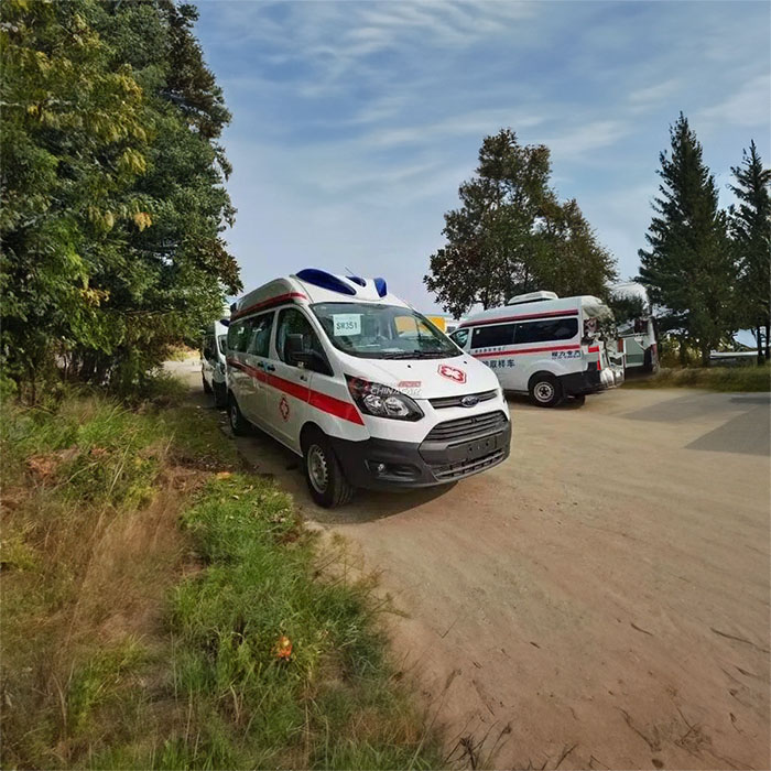 西宁救护车出租费用