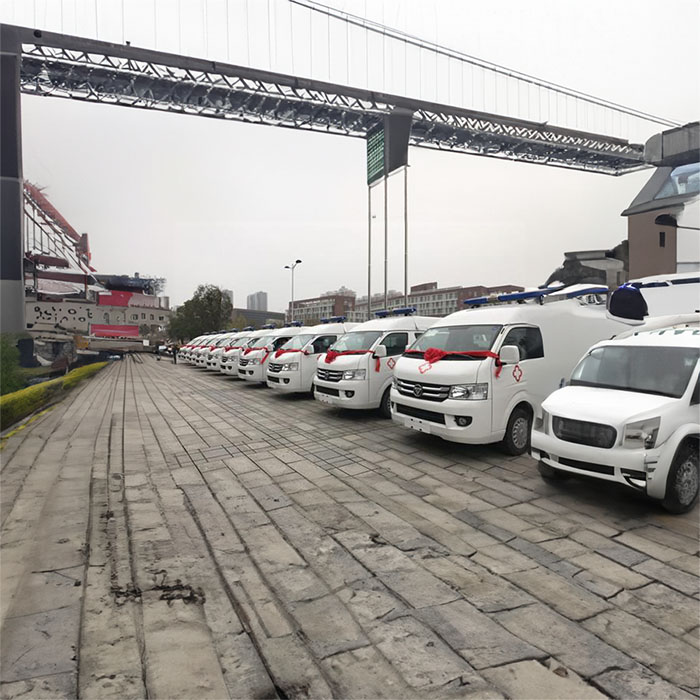 西宁私人救护车出租多少钱