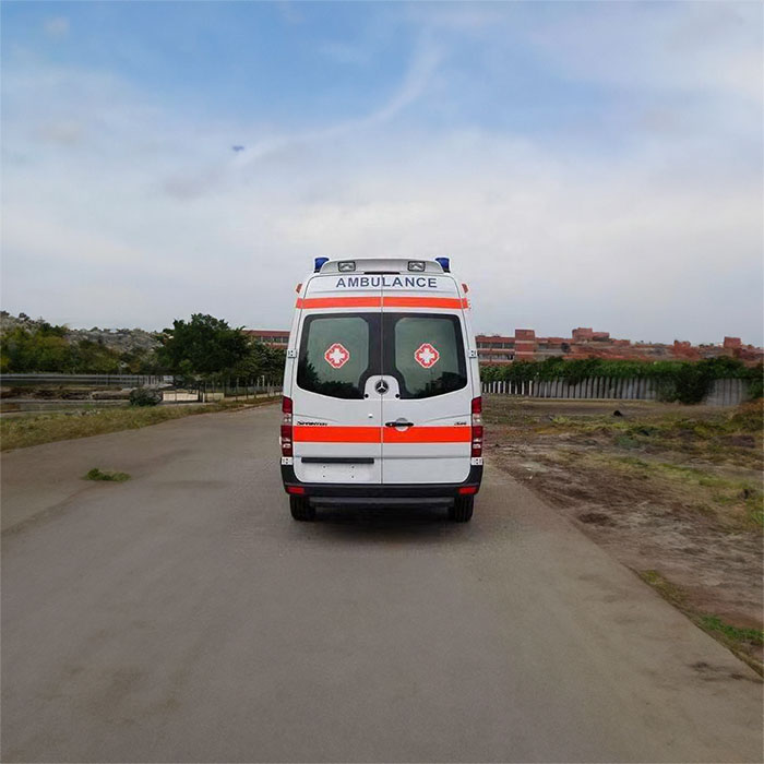 西宁救护车租车电话